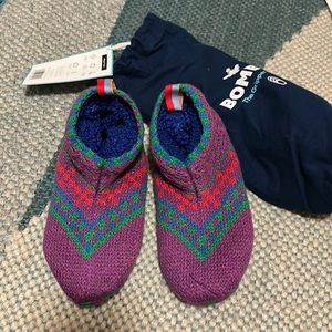 NWT Bombas gripper slippers youth 11-13